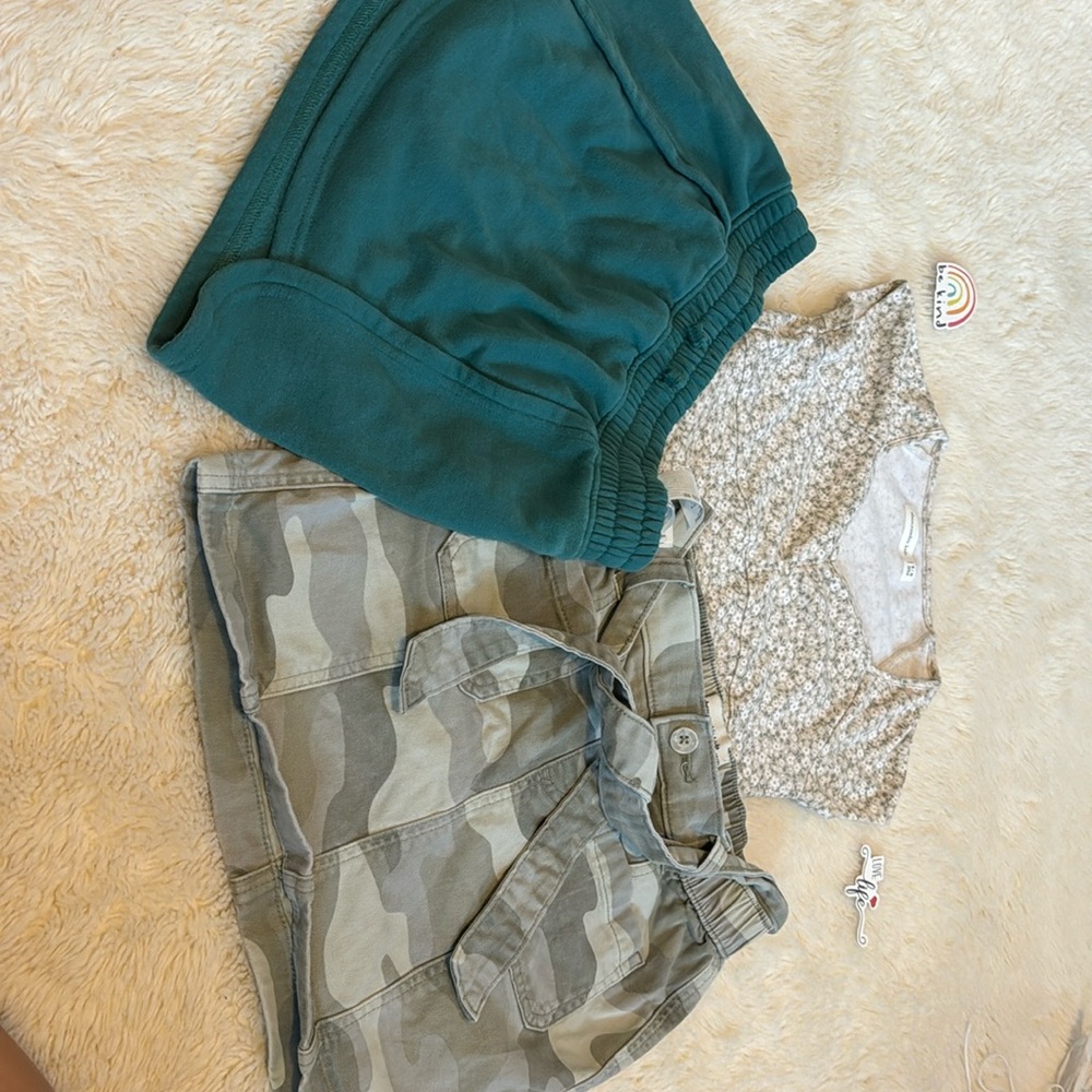 Abercrombie kids bundle 10/12 skirt and shirt, free stickers